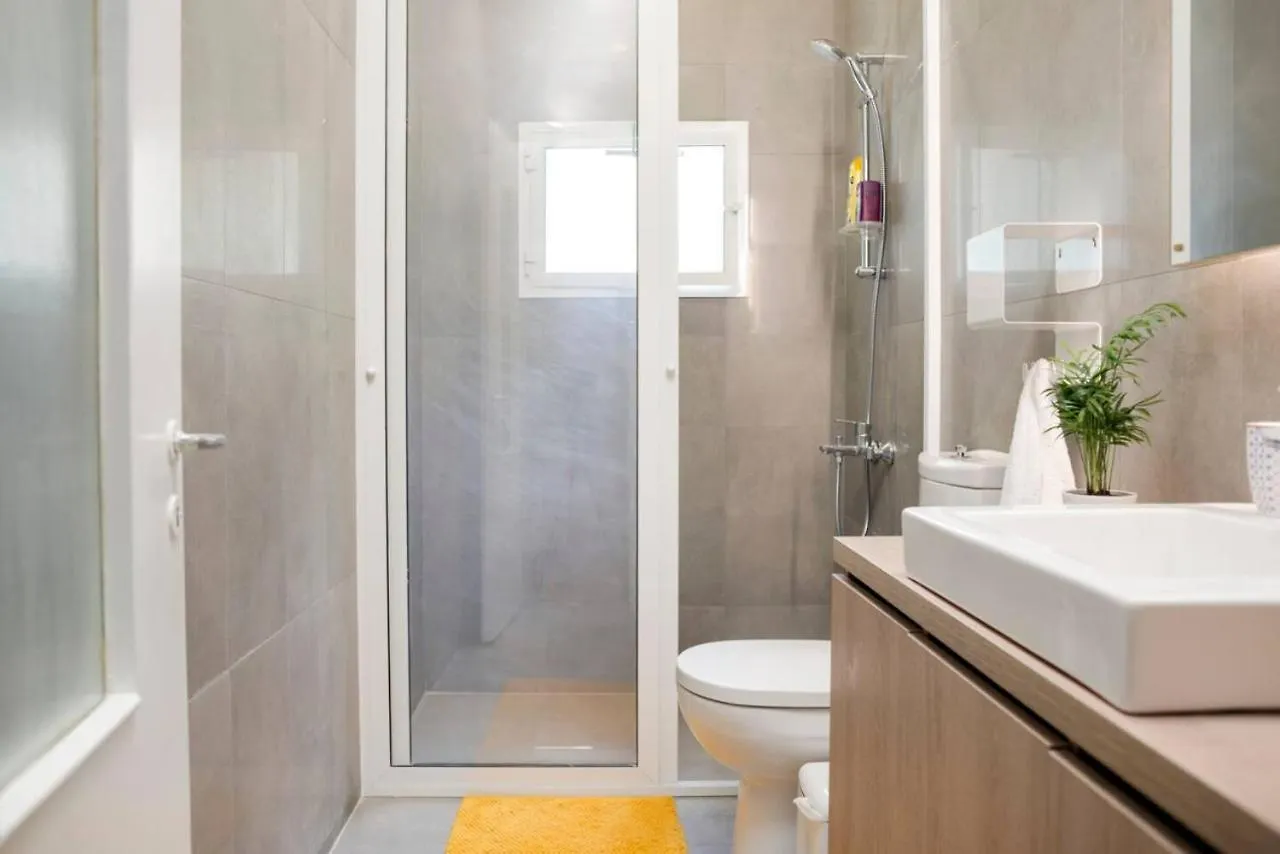 Trendy 3Bdr Apartment In Mar Mikhael Beirut 0*,