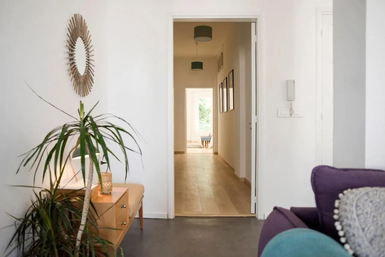 Trendy 3Bdr Apartment In Mar Mikhael Beirut